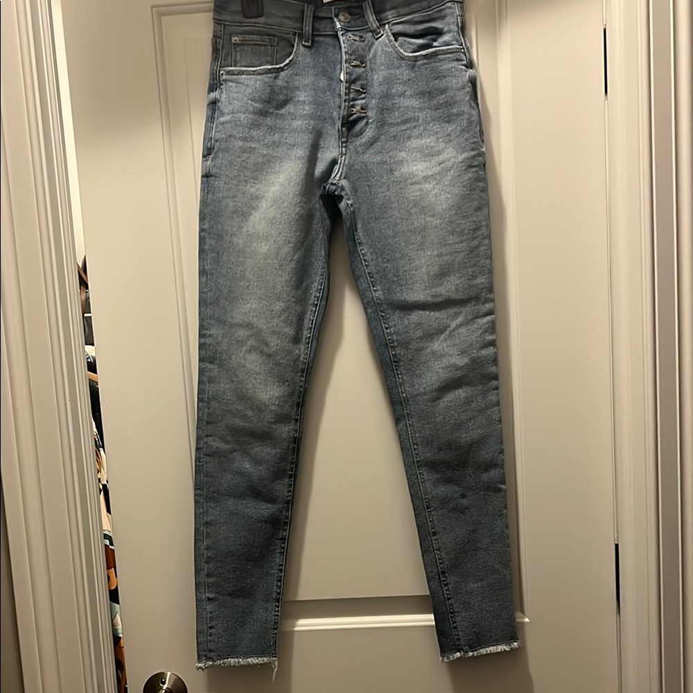 Stylish Light Blue High-Waisted Jeans